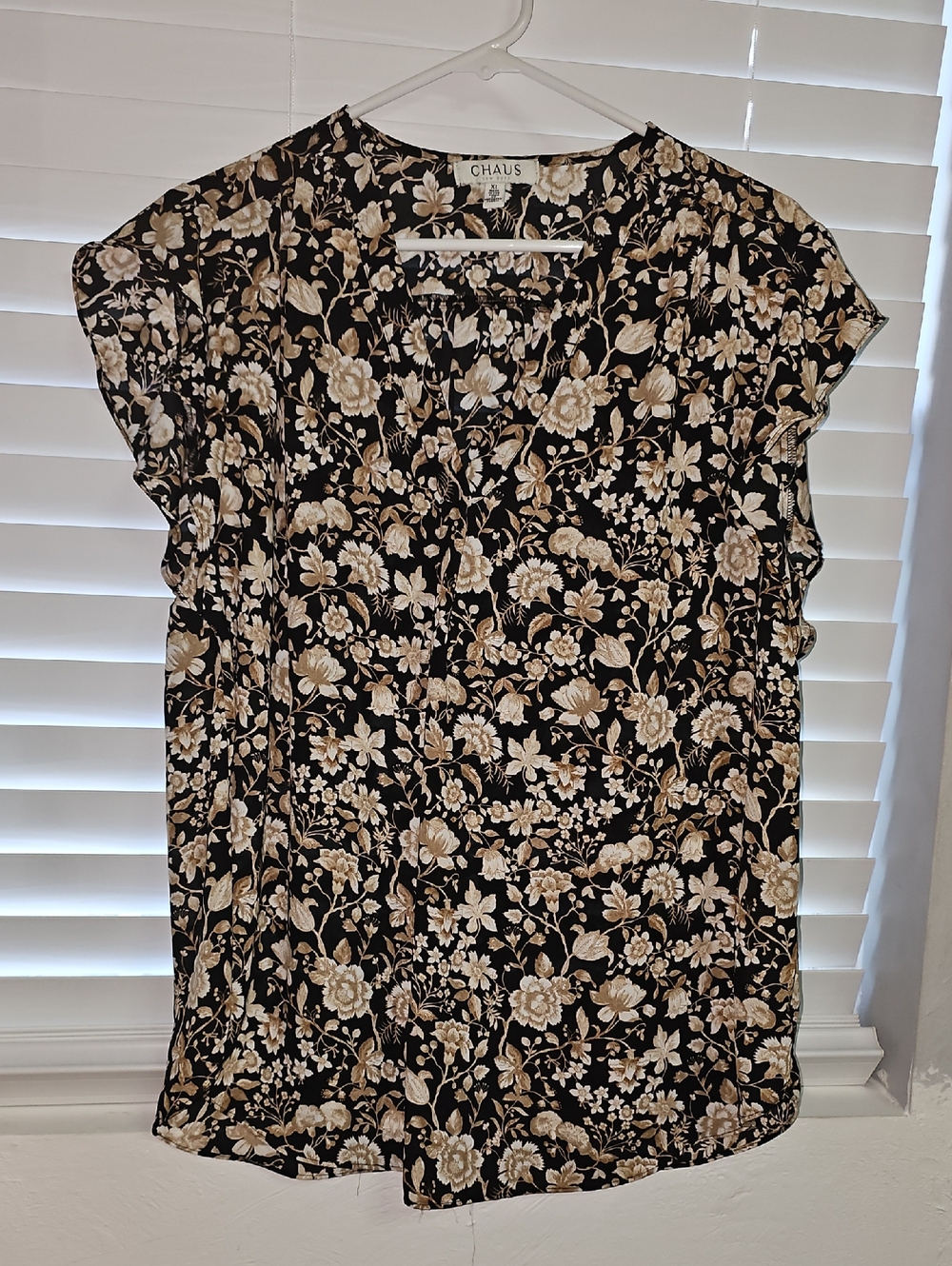 Chaus Black and Beige Floral Short-Sleeve Blouse (#91)